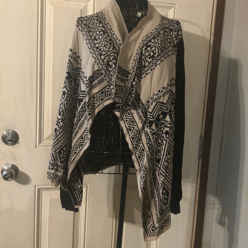 Black and Cream Geometric Cardigan